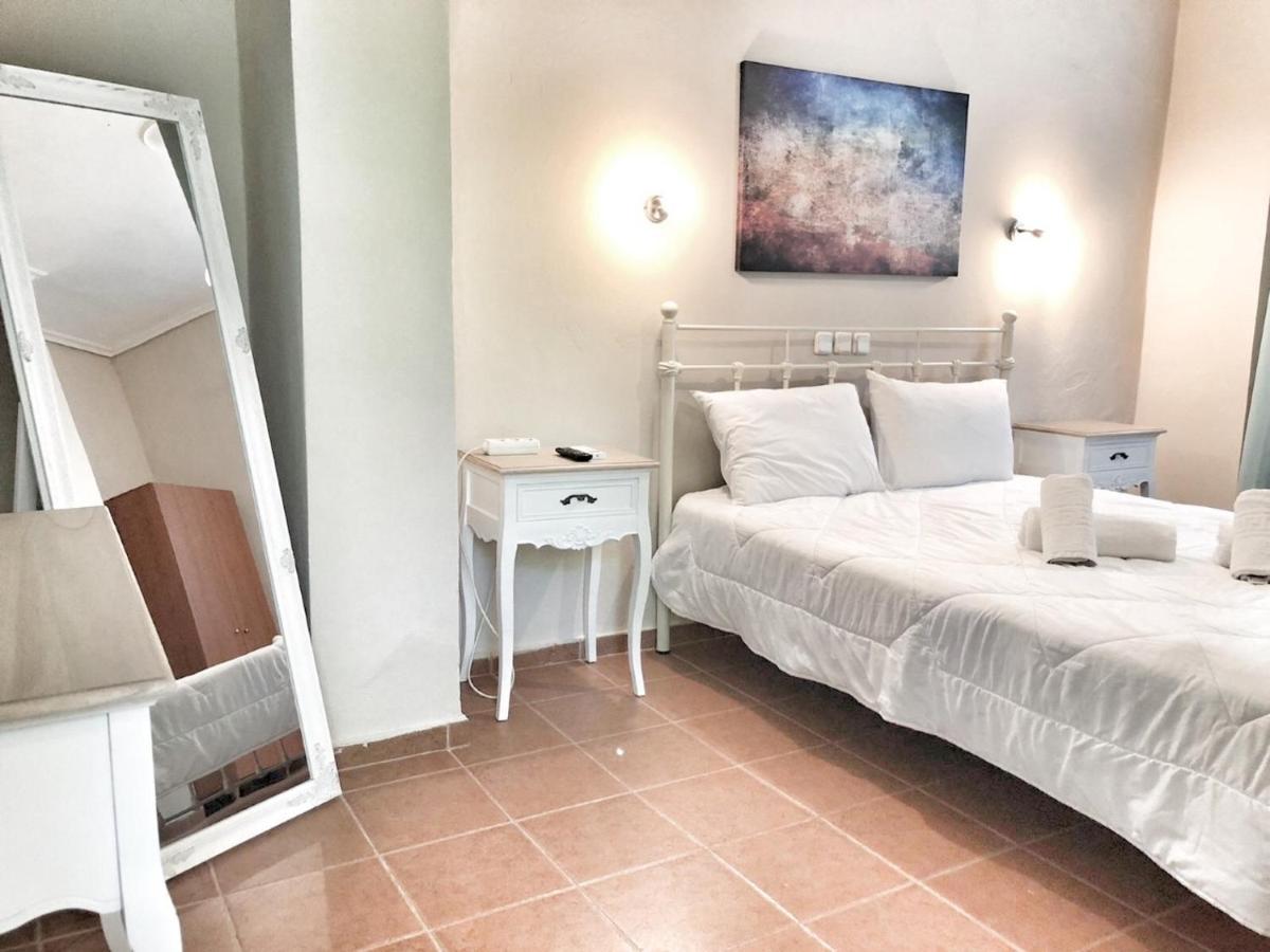 Hotel Kastri Garden Apartment Loutra Aidhipsou Exteriör bild